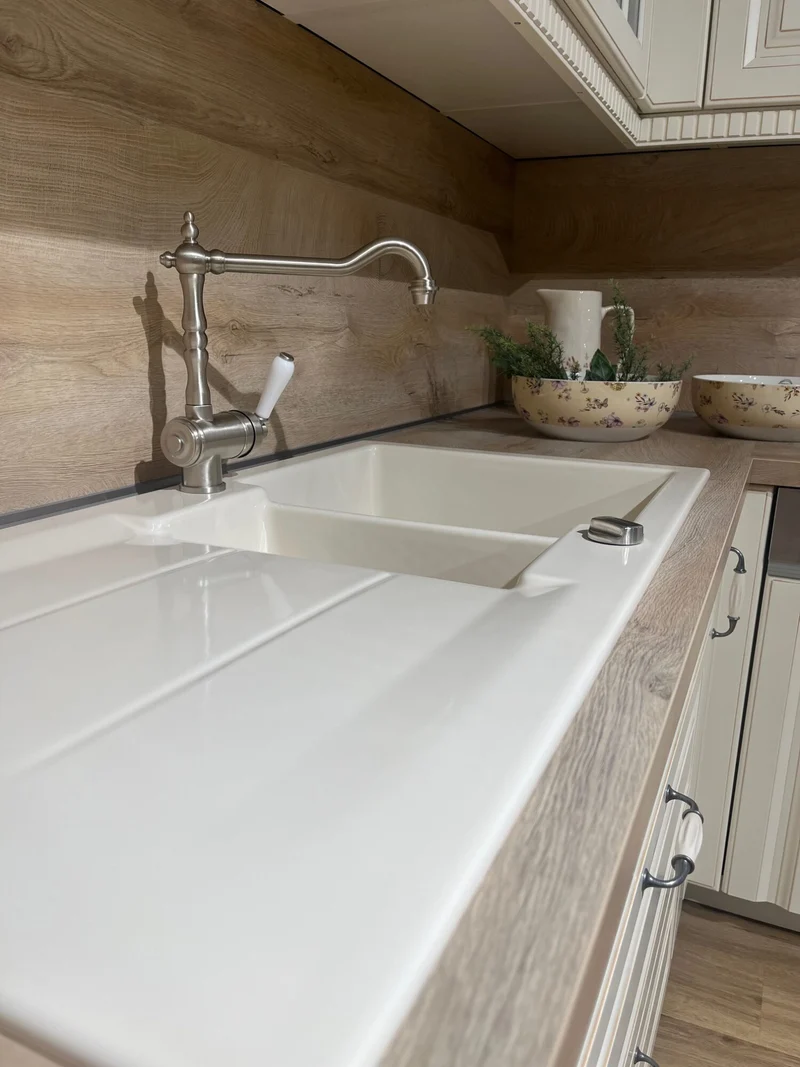 Landhausküche Castello Holzwerkstoff Magnolia Gewischt Weiß Inklusive E-Geräte