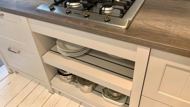 Landhausküche Carina Lack Sandgrau Grau Arbeitsplatte Laminat Grau Mit Beleuchtung