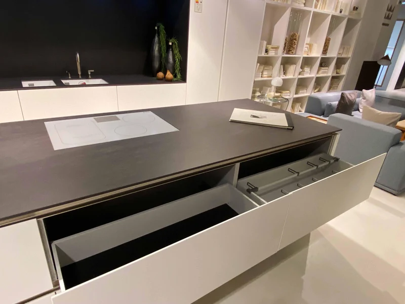 Einbauküche 048 Lack Kunststoff Deckenweiß