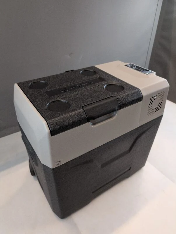 C-Ware Kompressor Kühlbox Yukon 50l Kühlgerät mit App Steuerung und USB Anschluss grau